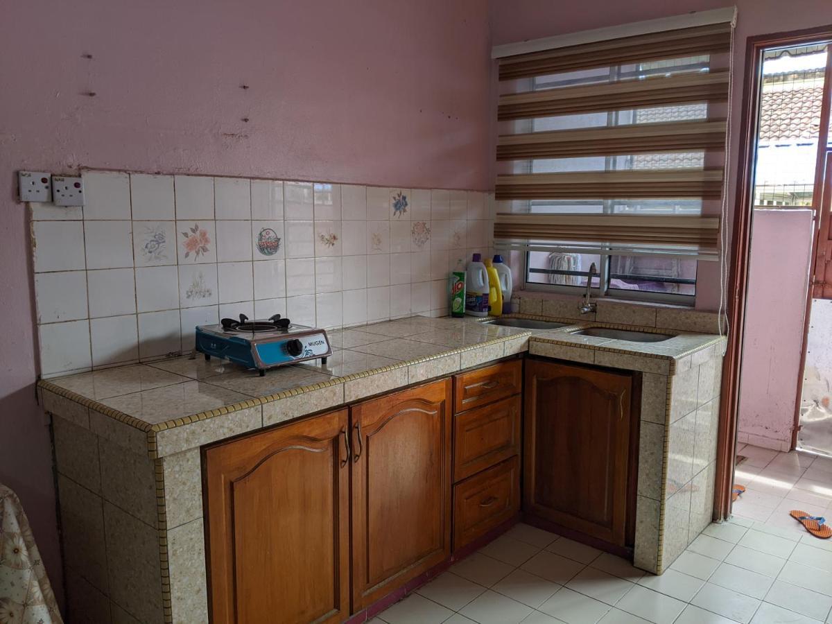 Aryani Homestay Kampong Kelemak Ruang foto