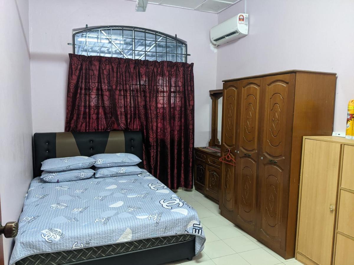 Aryani Homestay Kampong Kelemak Bagian luar foto